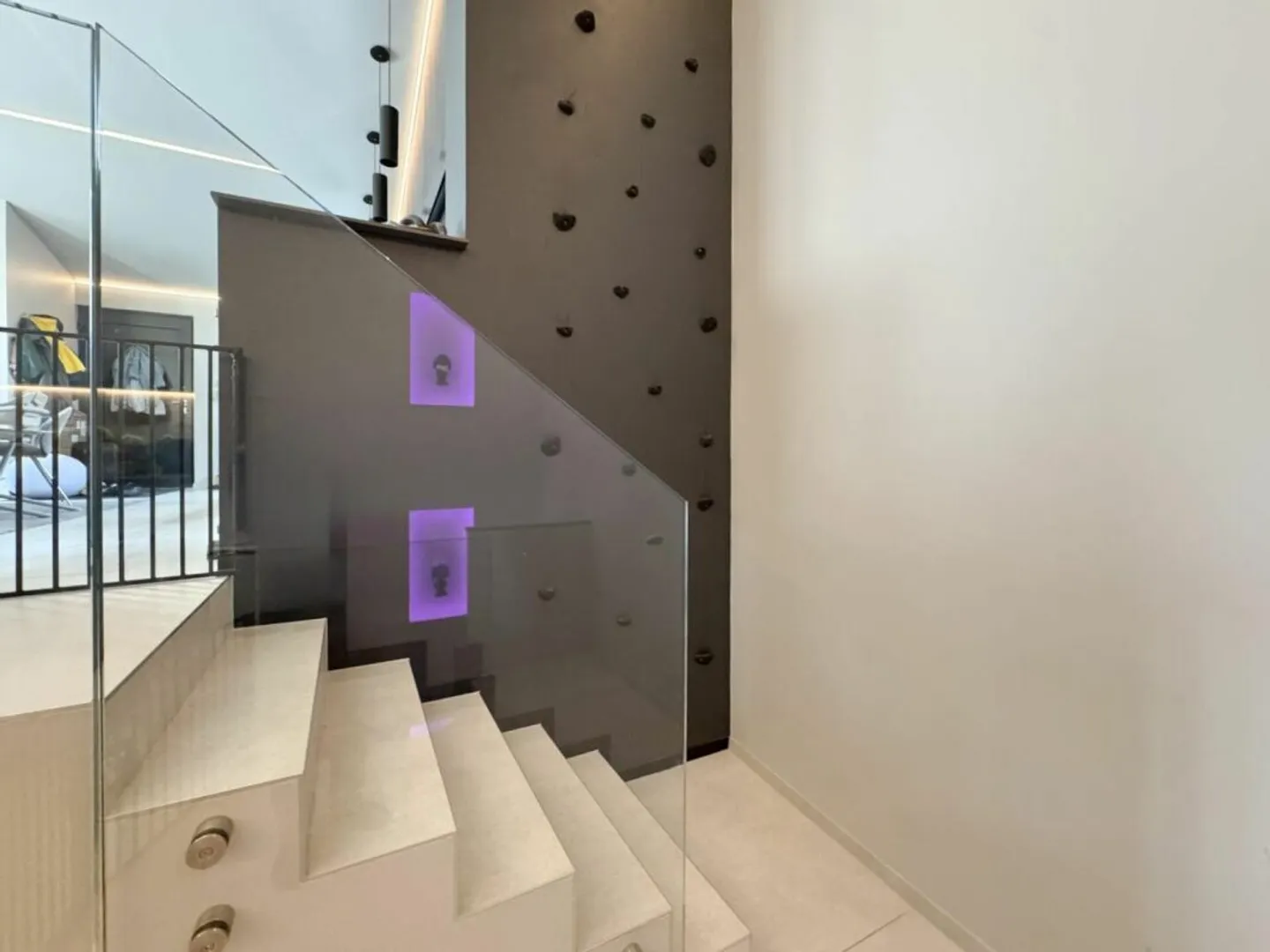 Villa with 4 Rooms in St-Séverin - Photo 12 of 21
