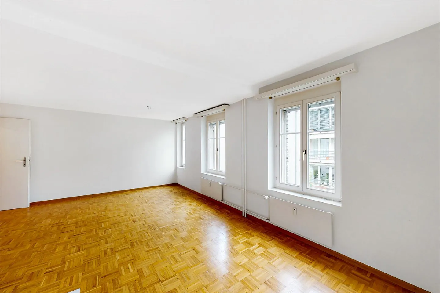 Spacious Single Apartment - Photo 4 of 5