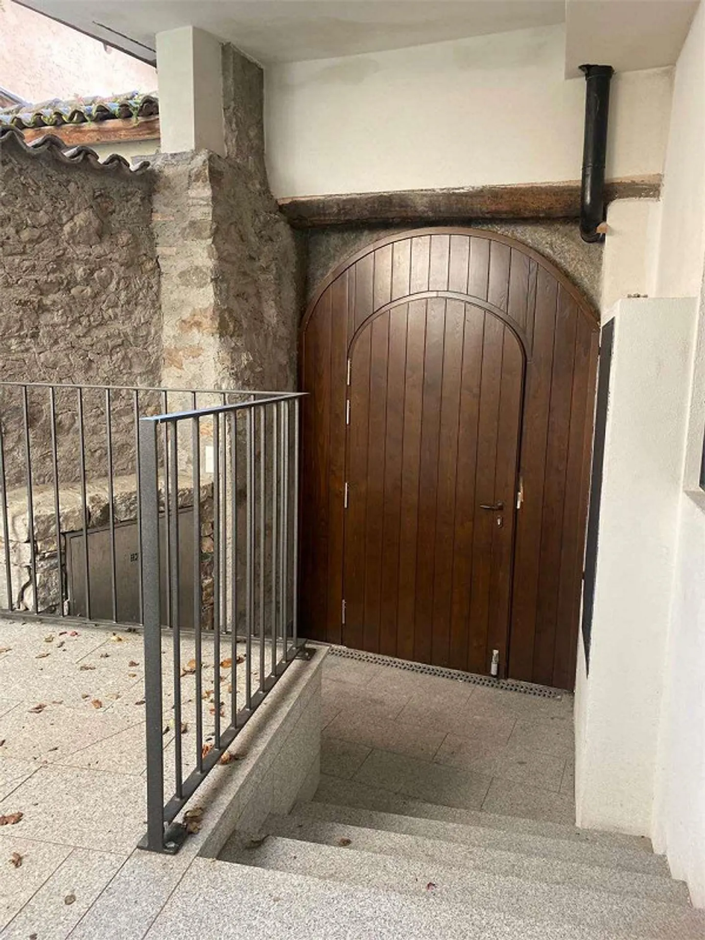 Charakteristische Origlio 3,5-Zimmer-Wohnung mit Innenhof - Foto 3 von 13