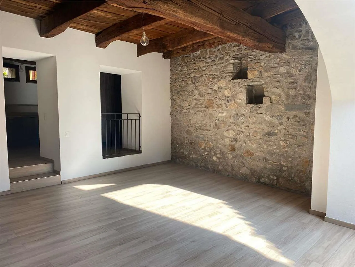 Charakteristische Origlio 3,5-Zimmer-Wohnung mit Innenhof - Foto 7 von 13
