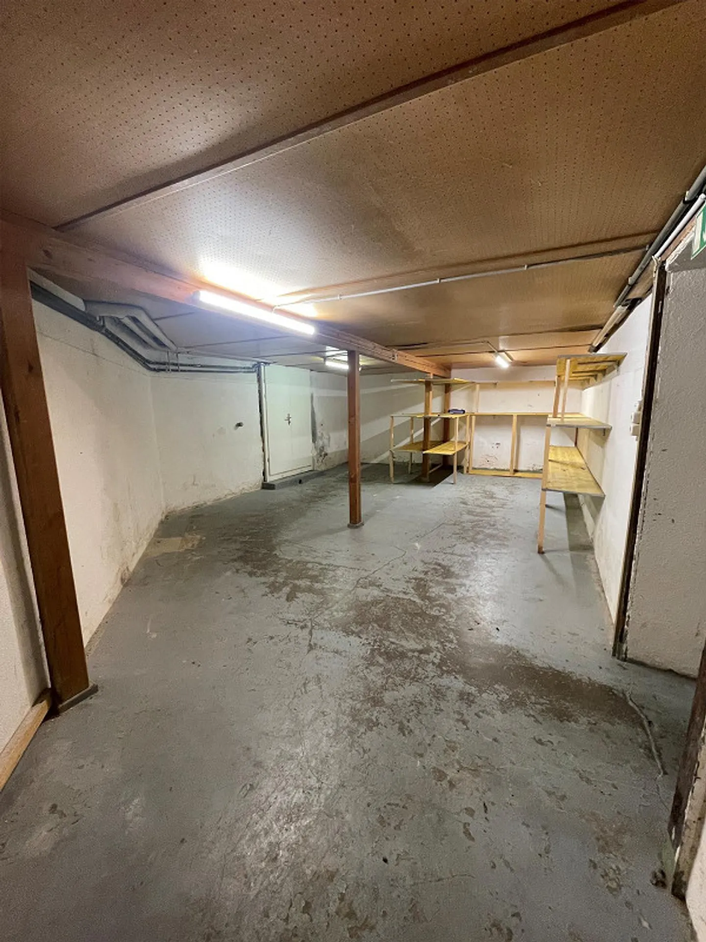 35 m² Salle de stockage au sous-sol - Photo 1 sur 3