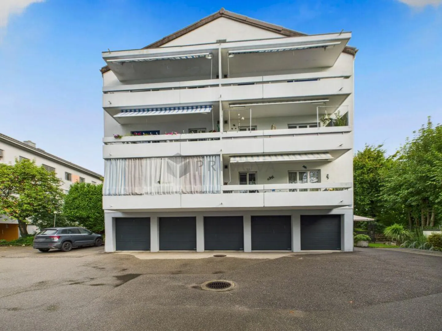 Condominio di 4,5 stanze appena ristrutturato e arredato a Studen - Foto 10 di 10