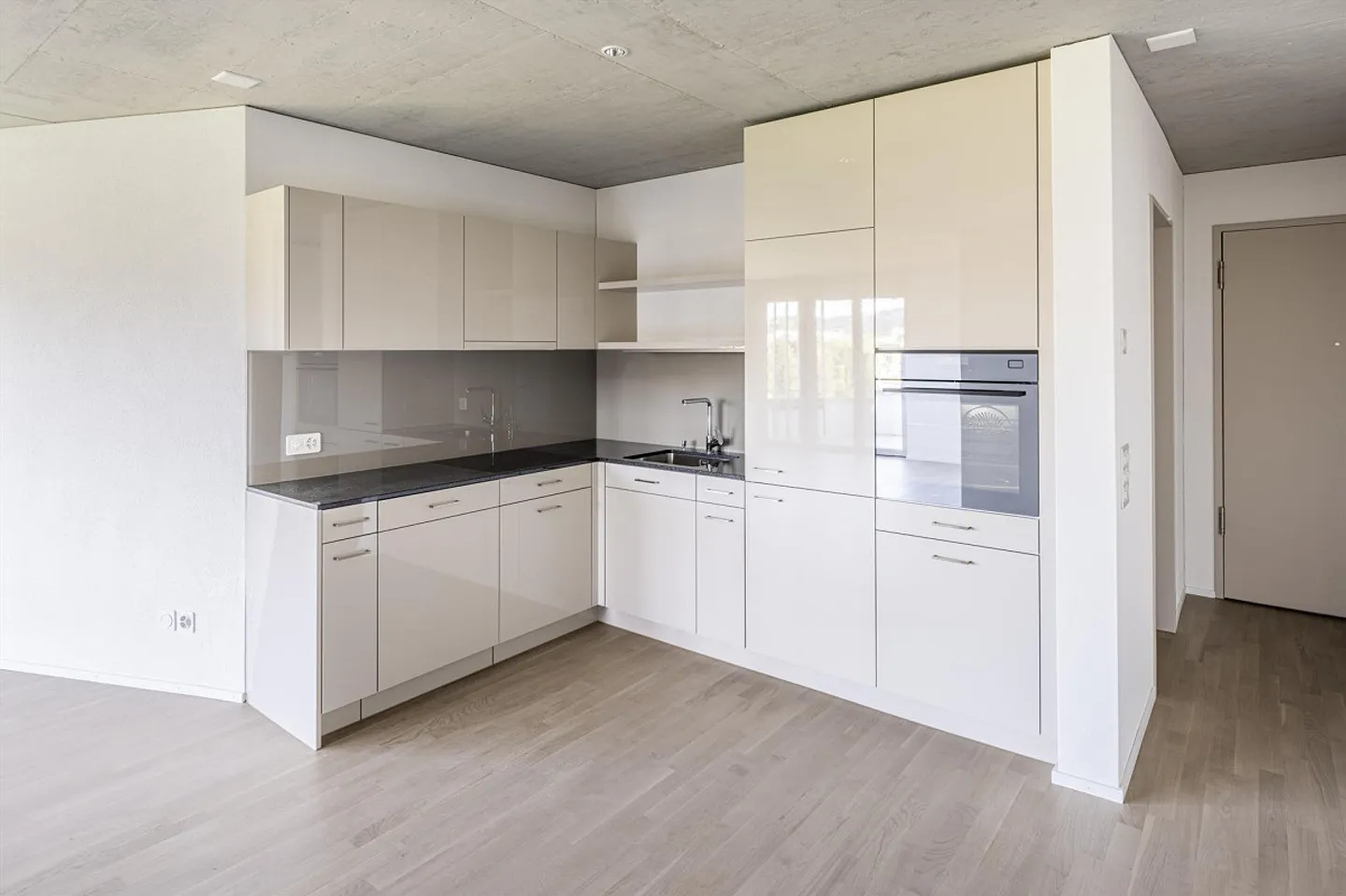 Appartement 2,5 pièces à Niederuzwil - Photo 2 sur 3