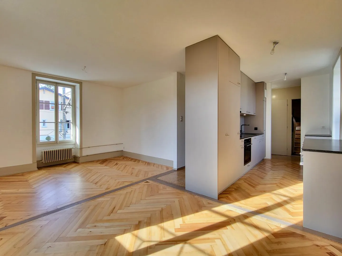 Magnifique duplex entièrement rénové au cœur de la Broye fribourgeoise - Photo 2 sur 13