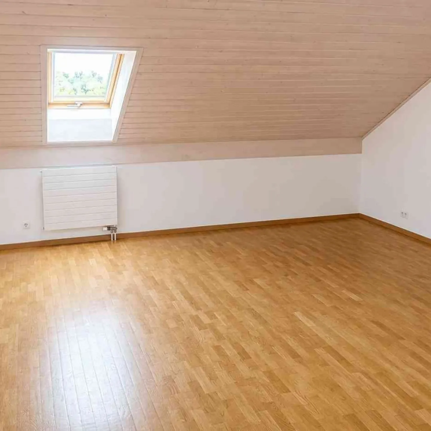 SCHÖNE 4-ZIMMER-WOHNUNG von 118m2 ZU VERMIETEN IN VANDŒUVRES - Foto 1 von 6