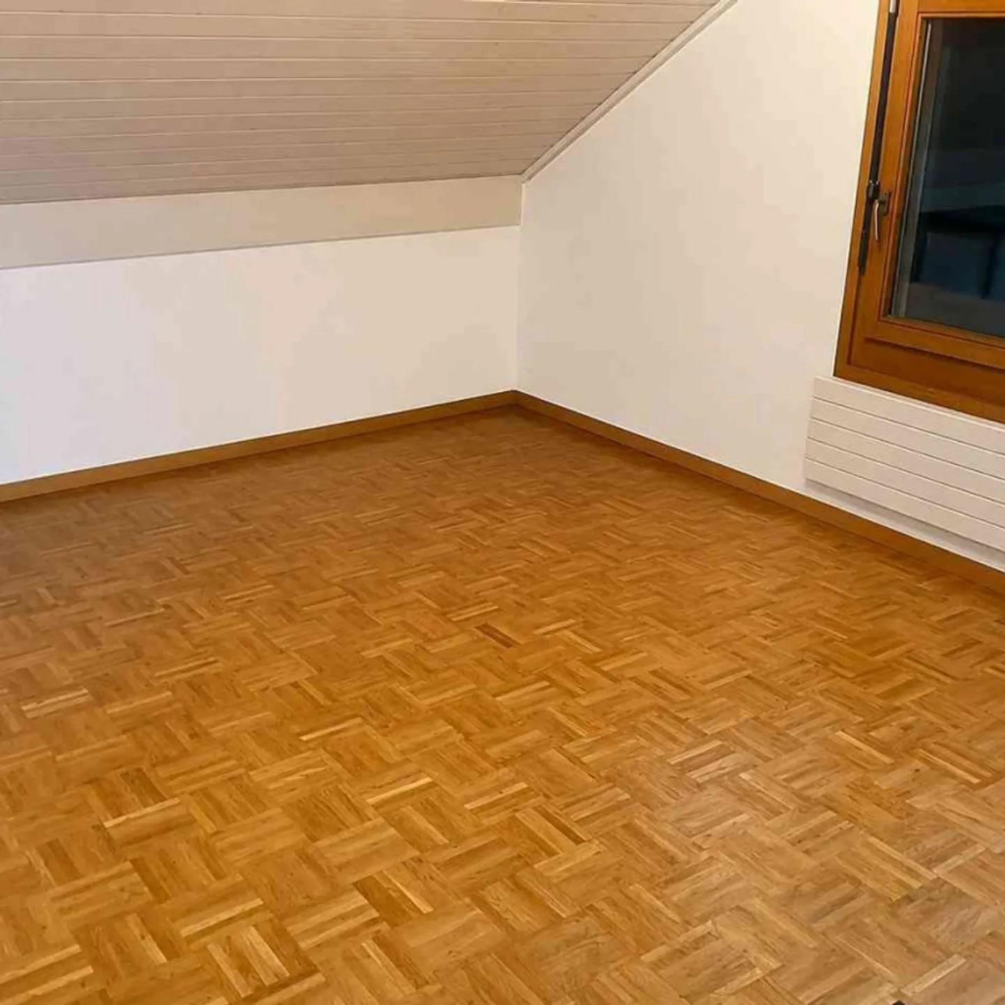 SCHÖNE 4-ZIMMER-WOHNUNG von 118m2 ZU VERMIETEN IN VANDŒUVRES - Foto 3 von 6