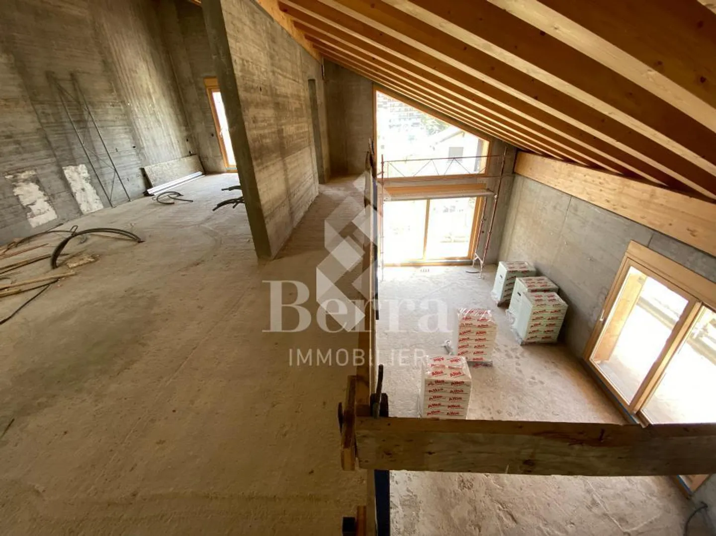 ALTIMA : Duplex de 4,5 pièces ! - Photo 2 sur 13