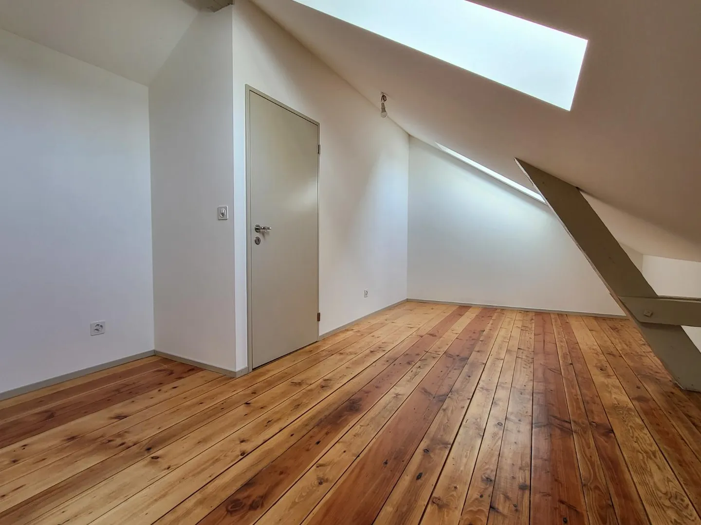 Magnifique duplex entièrement rénové au cœur de la Broye fribourgeoise - Photo 8 sur 13