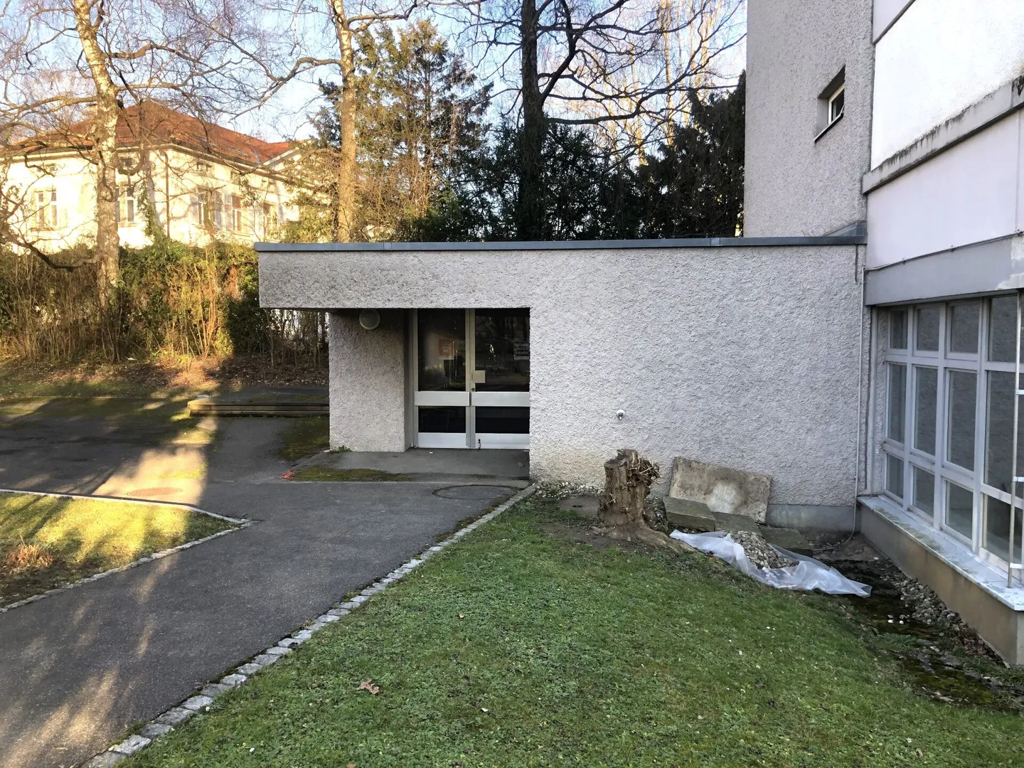 Espace commercial intéressant pour groupes de jeux, bureau/espace de pratique, espaces de travail créatifs - Photo 3 sur 6