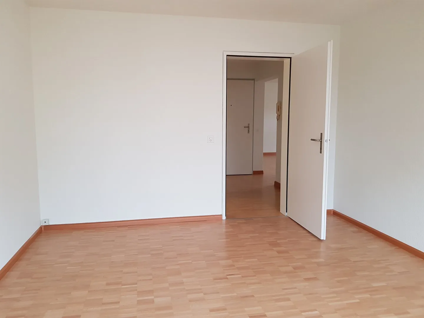 Apartment for rent - Photo 7 of 8