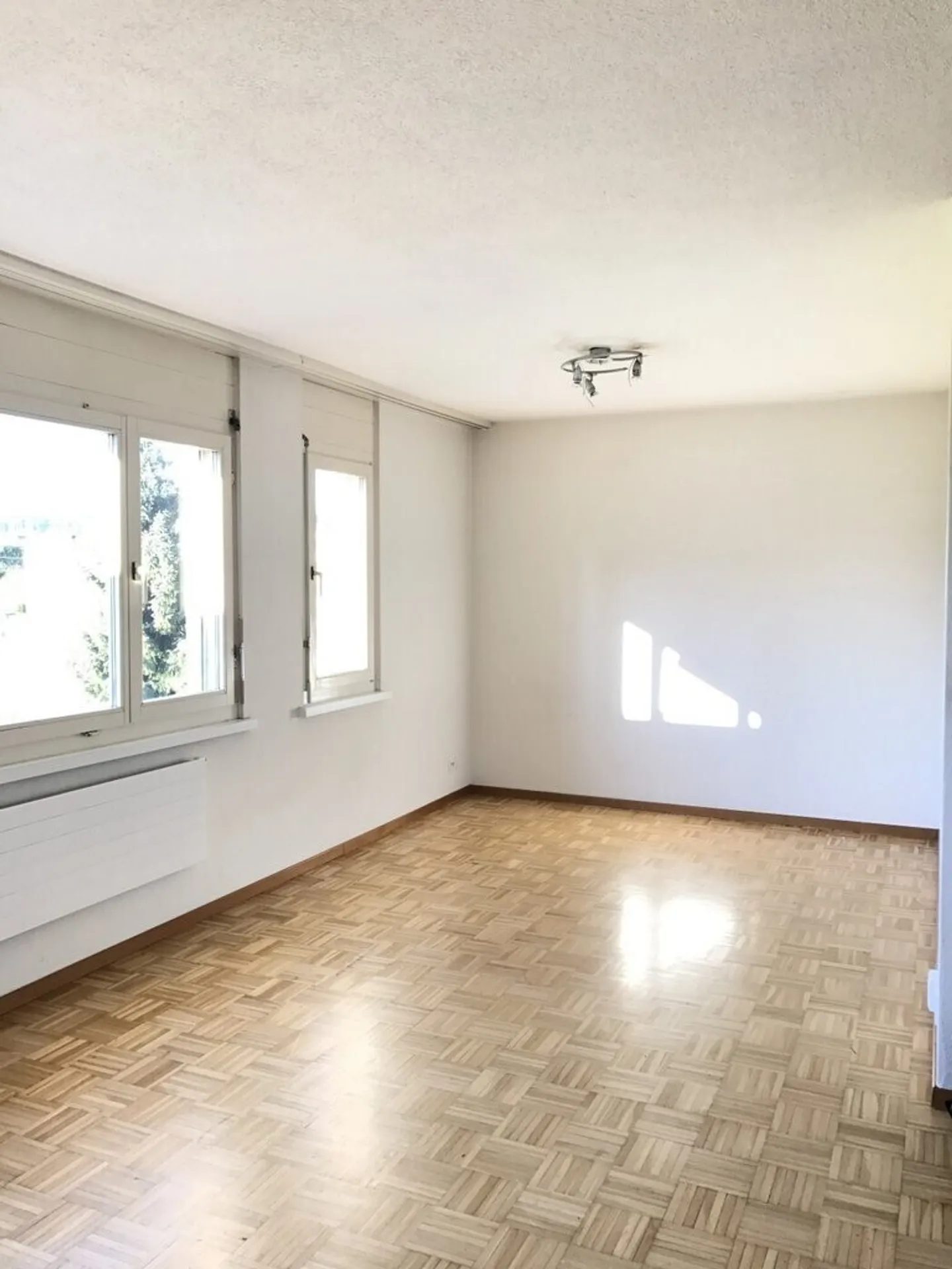 We are looking for you - Photo 3 of 8