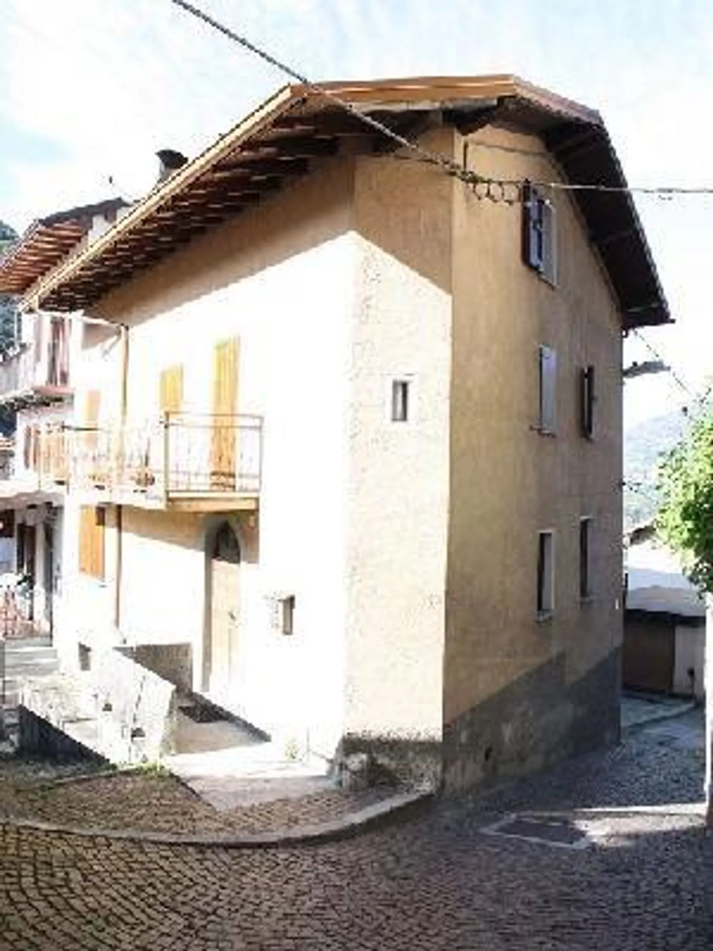 Maison de village 4 1/2 pièces avec garage et jardin en Italie - Photo 1 sur 7