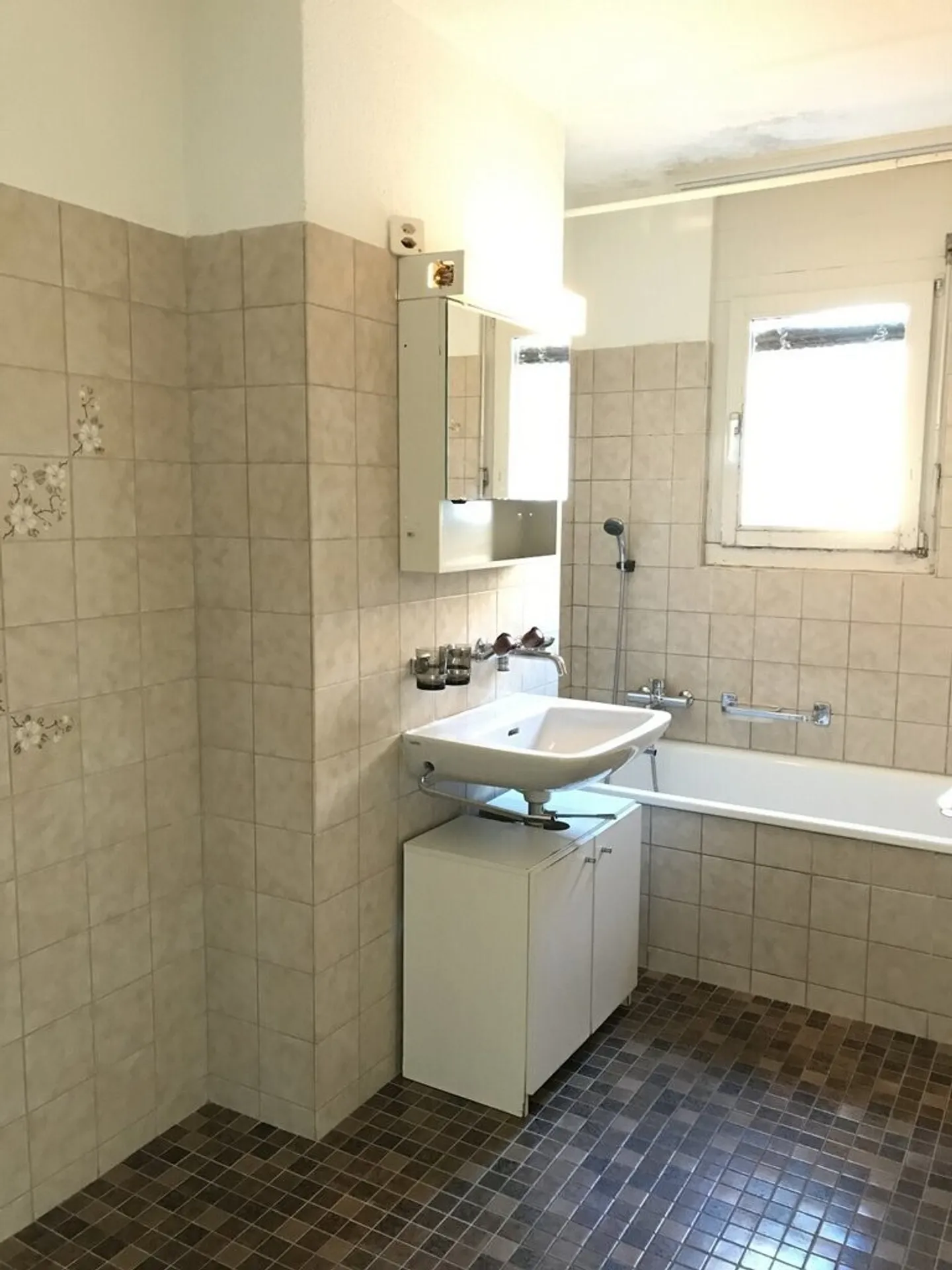 We are looking for you - Photo 6 of 8