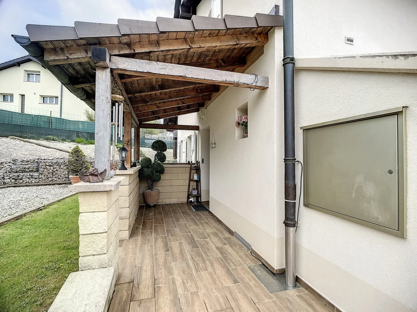 Villa indipendente 5.5 stanze con giardino - Foto 3 di 15