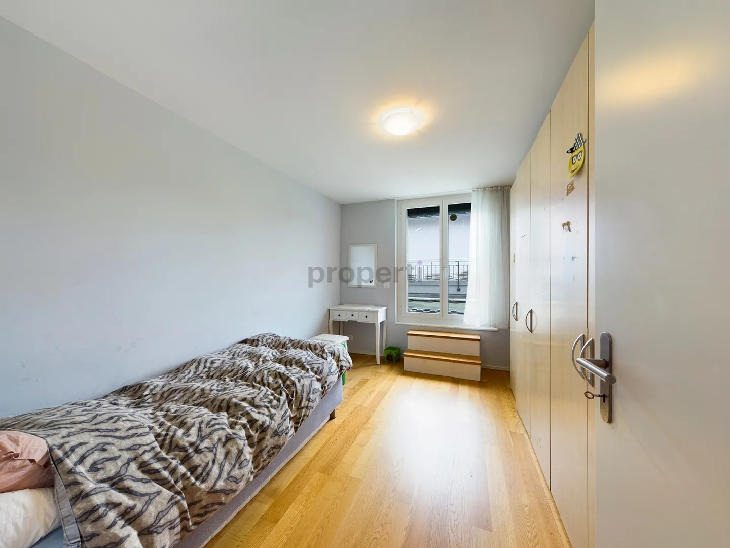 Elegantes Einfamilienhaus mit Garten - Foto 6 von 11