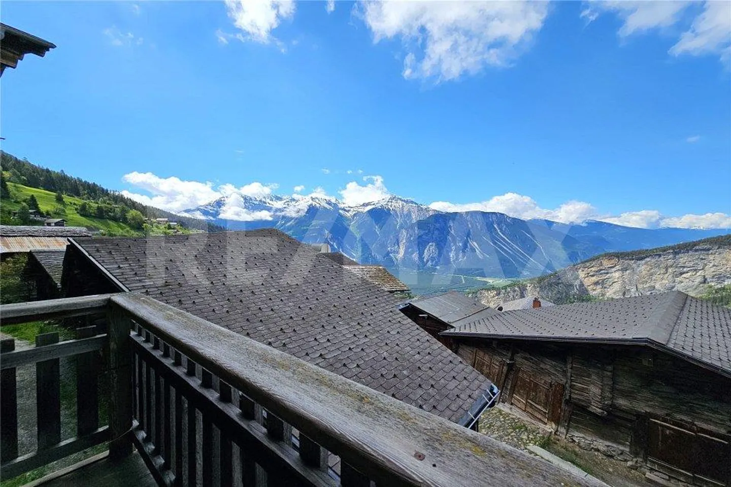 Tradizione e fascino: casa bifamiliare storica nel vecchio centro del villaggio - Foto 7 di 13