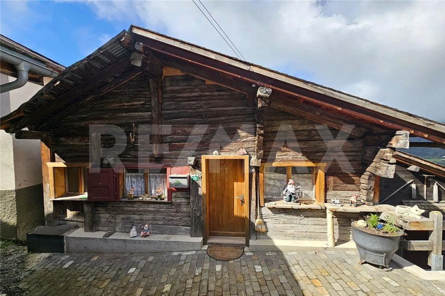 Tradizione e fascino: casa bifamiliare storica nel vecchio centro del villaggio - Foto 12 di 13