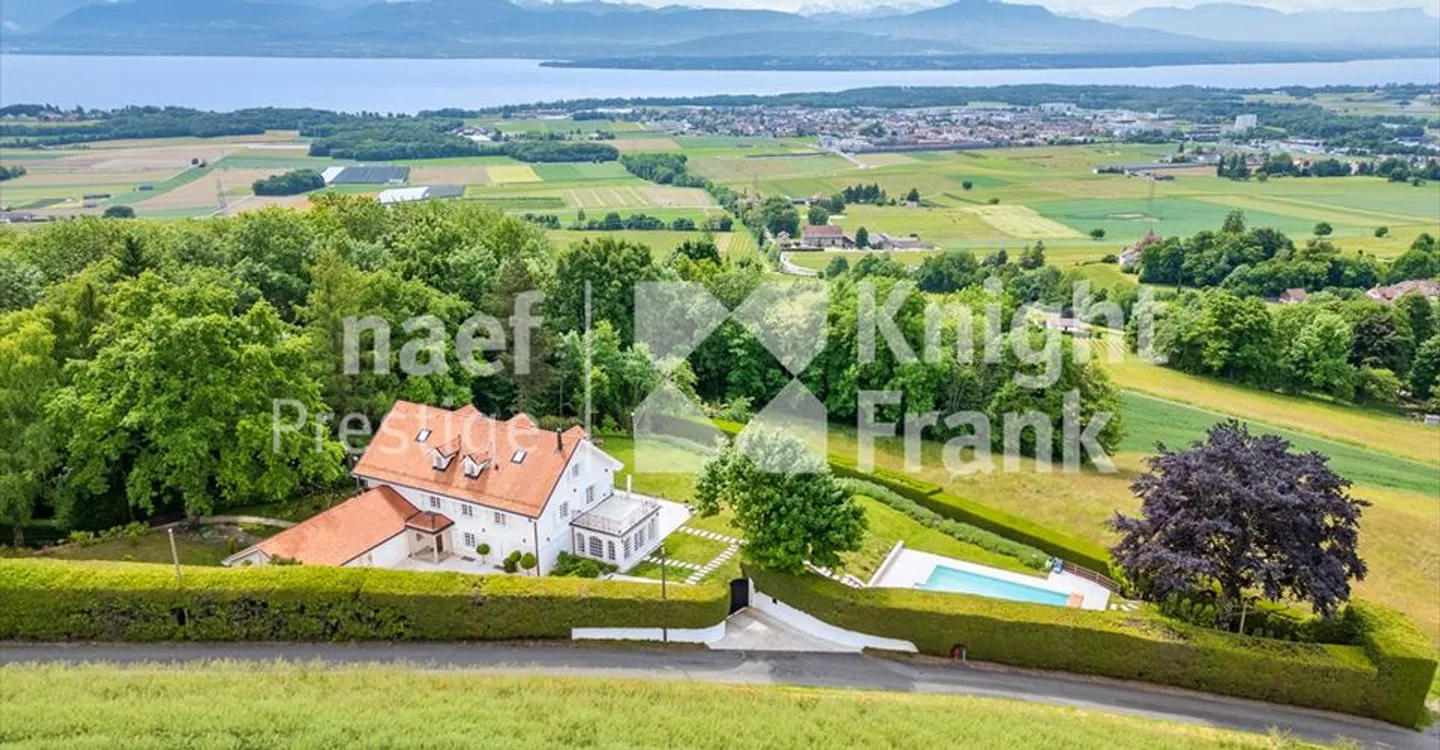 Prestigious Villa in Begnins - Photo 1 of 3