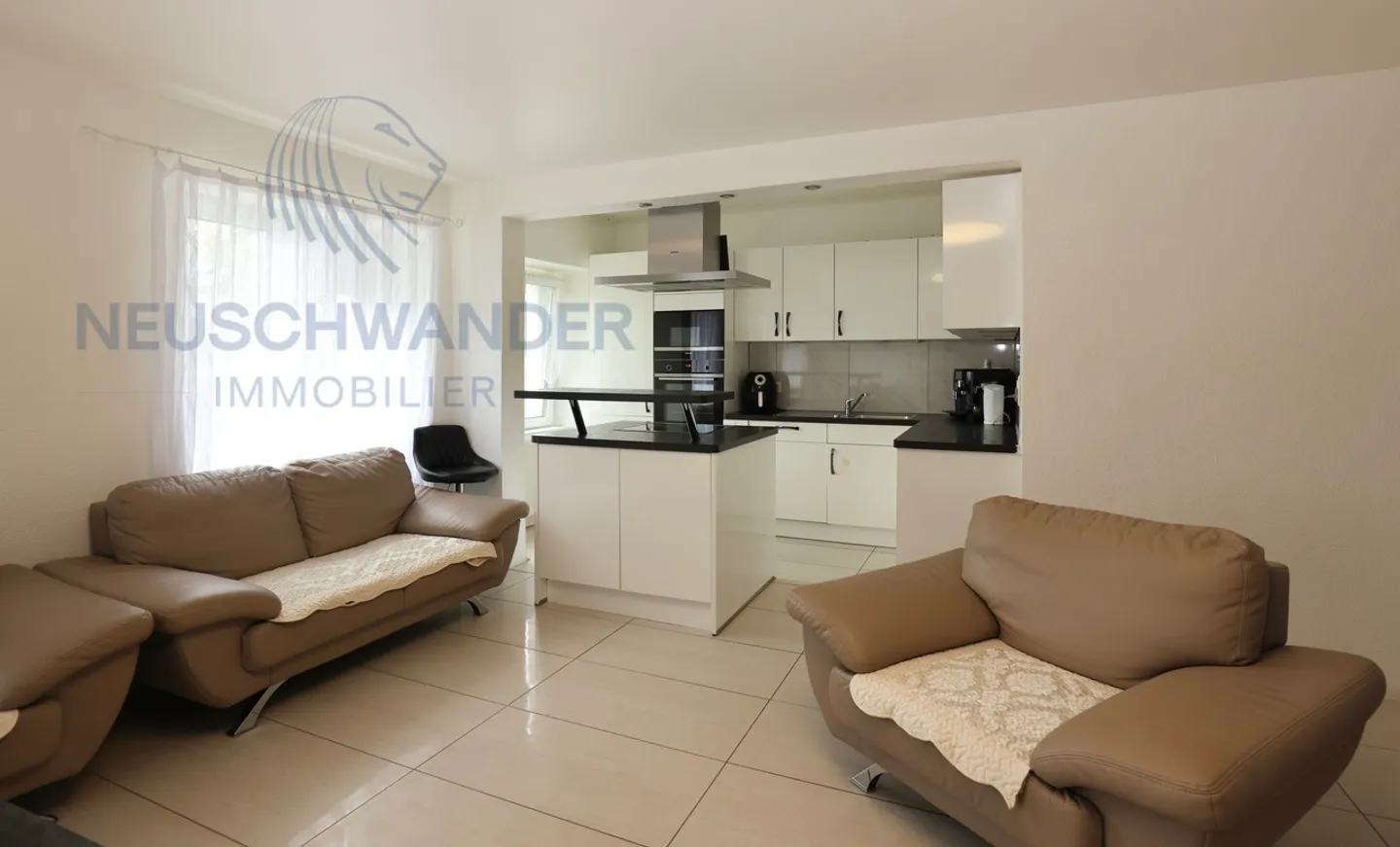 Residential building with 3 apartments and large storage. - Photo 9 of 17