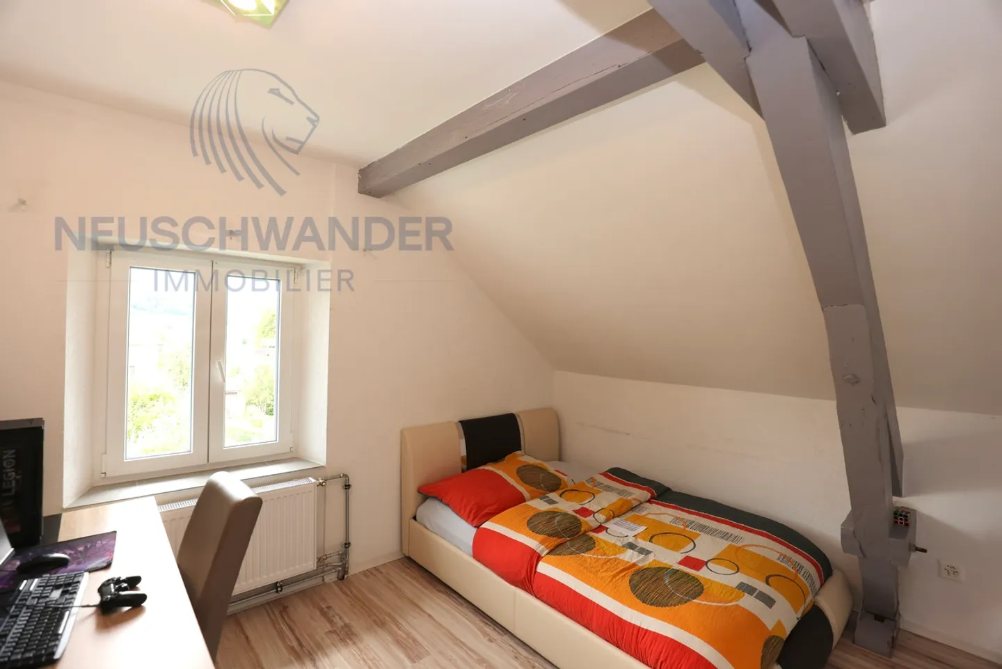 Residential building with 3 apartments and large storage. - Photo 14 of 17