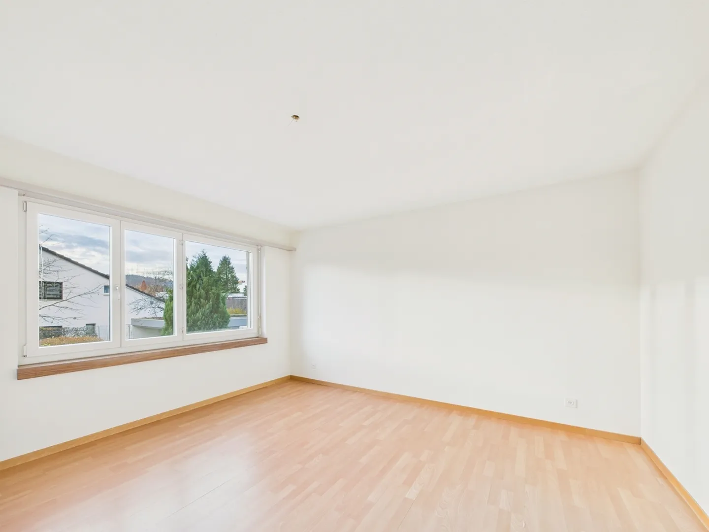 Confortable et lumineux avec balcon dans le quartier calme de Schoren à Reinach AG - Photo 5 sur 8