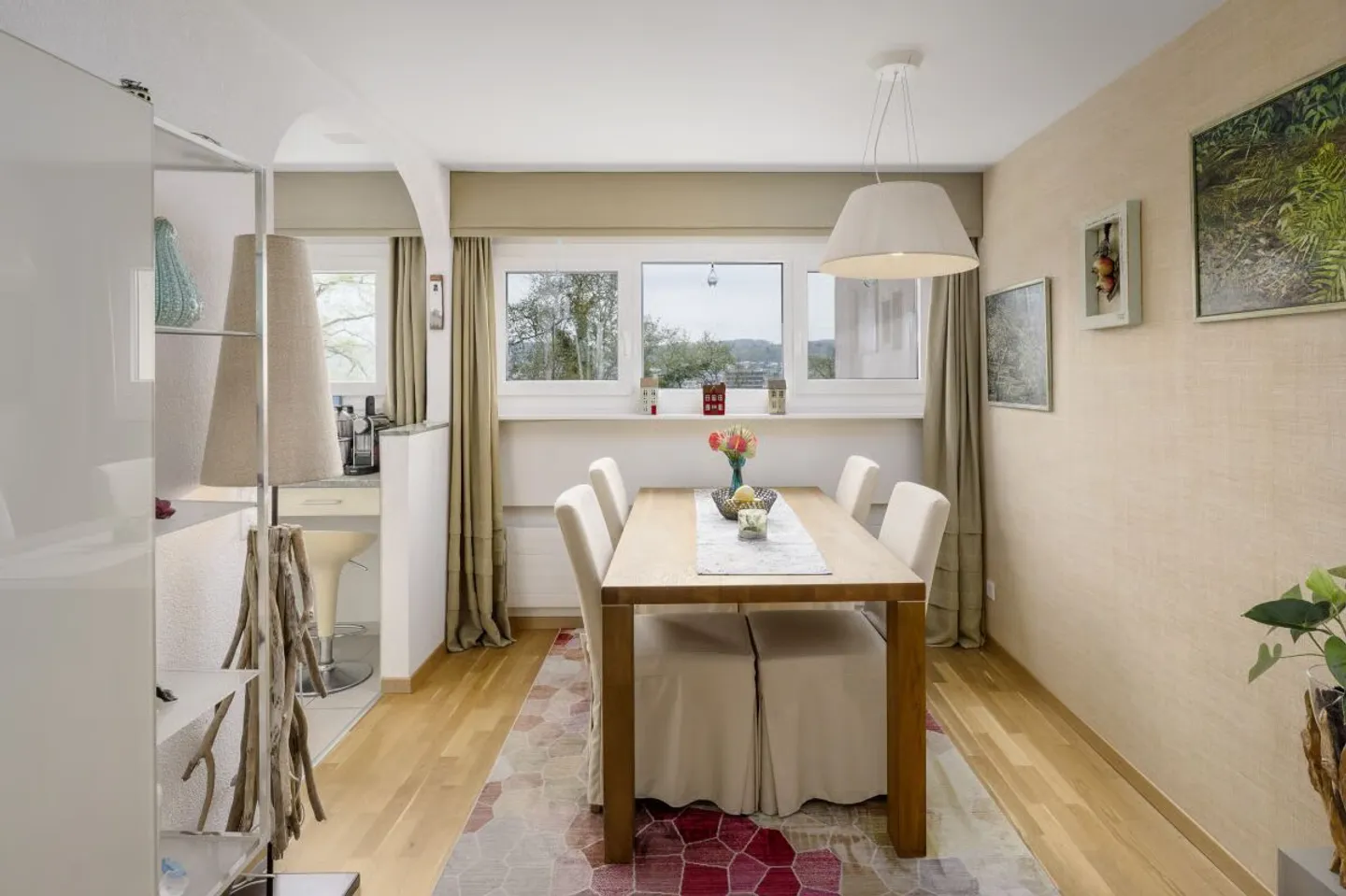 Appartement élégant avec vue sur la verdure - Photo 2 sur 10