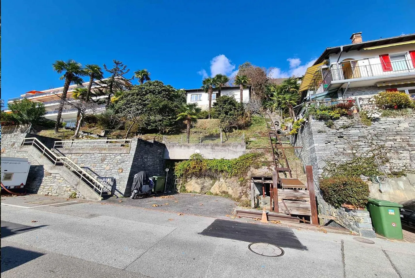 GROSSES BAUGRUNDSTÜCK MIT SEEBLICK IN LOCARNO - Foto 4 von 5