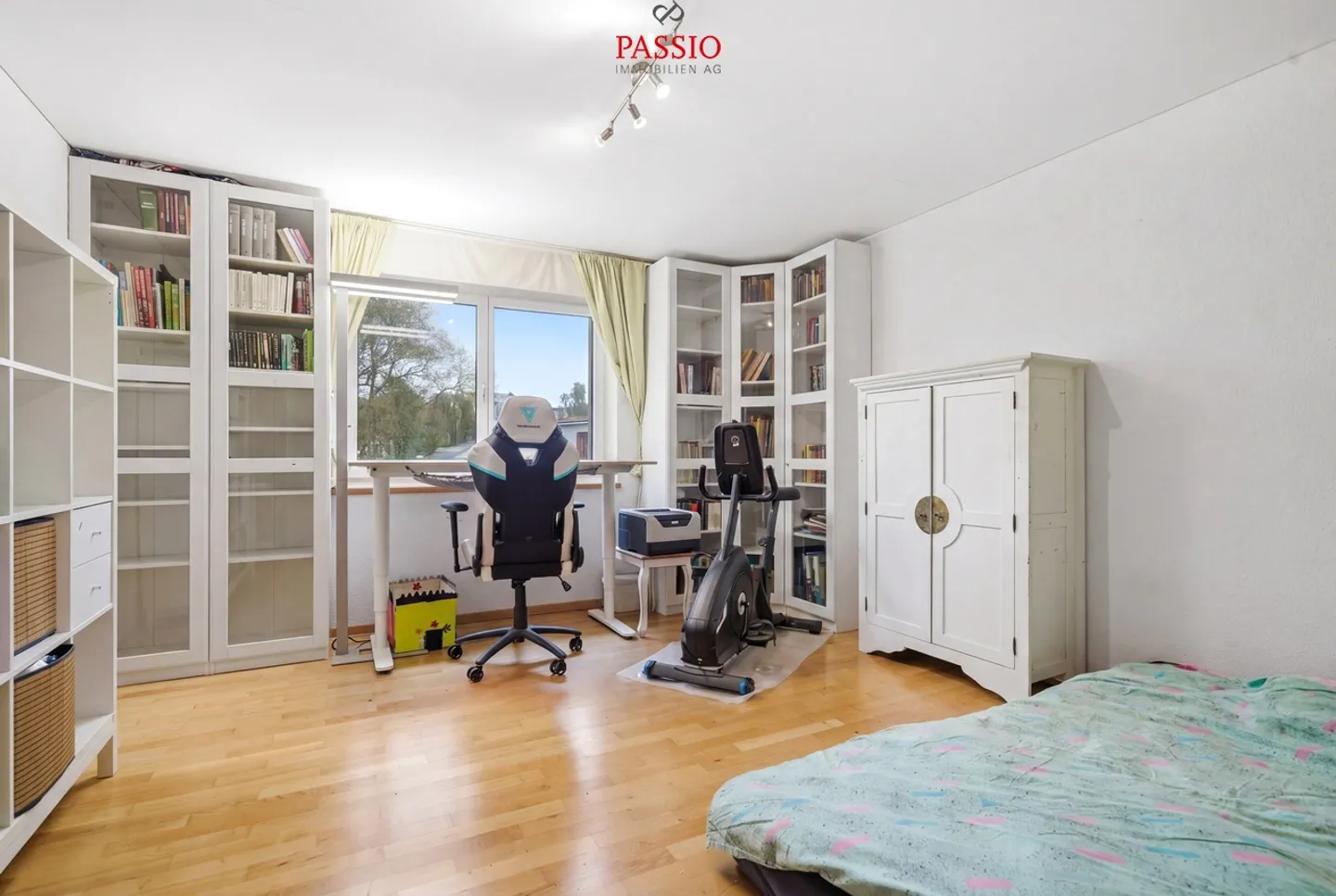 Grandiose paradis familial de 6,5 pièces avec grande extension et oasis de jardin - Photo 26 sur 53