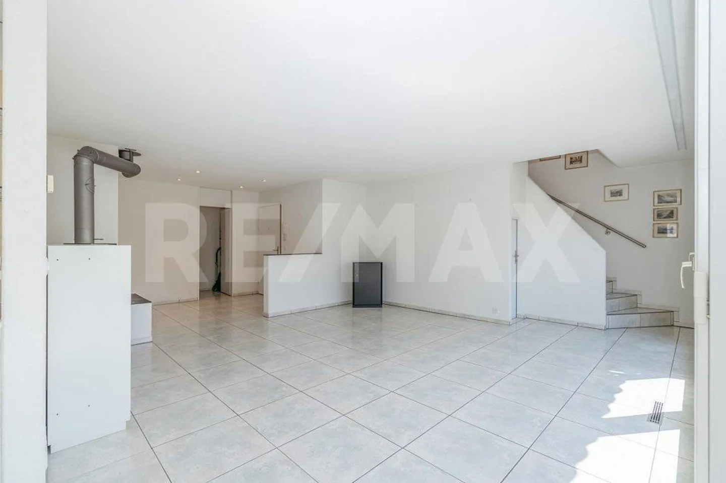 Spacious living experience with attic flair - Quality of life on two levels! - Photo 9 of 13