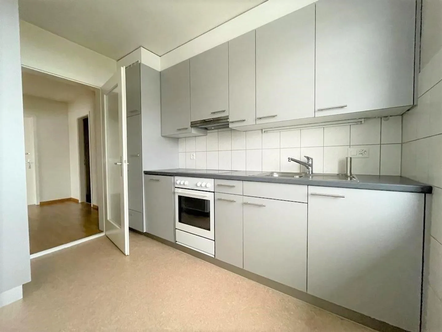 Living near the center of Lyss - Photo 2 of 8