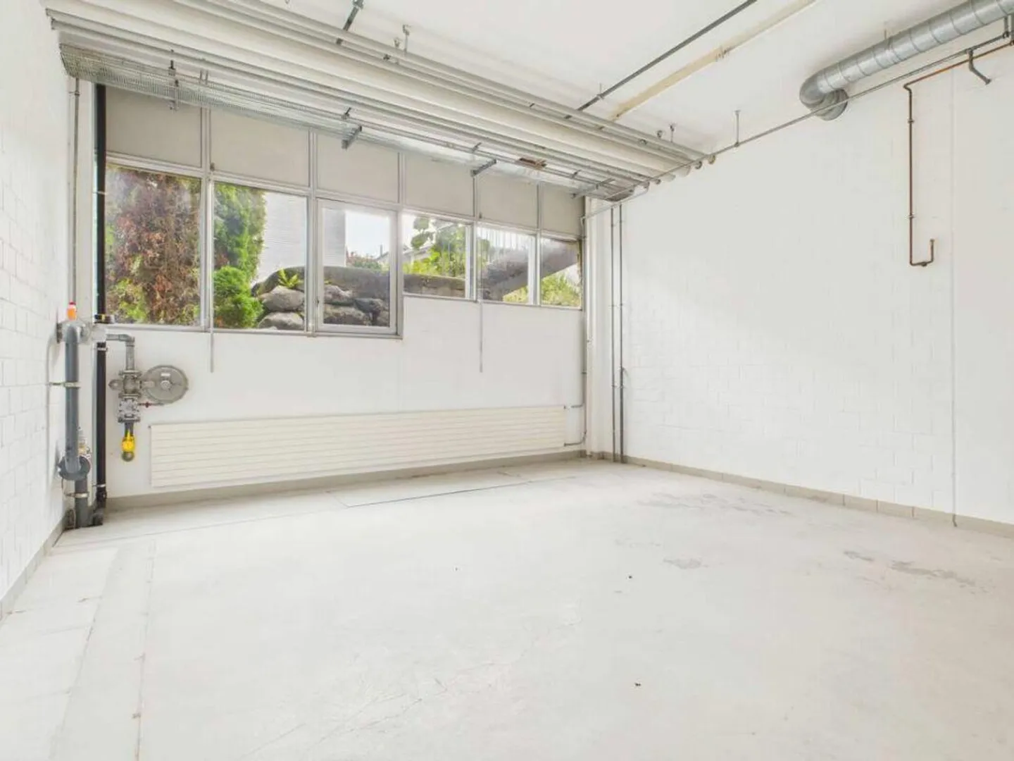 Spazio commerciale/di stoccaggio/atelier funzionale - Foto 1 di 6