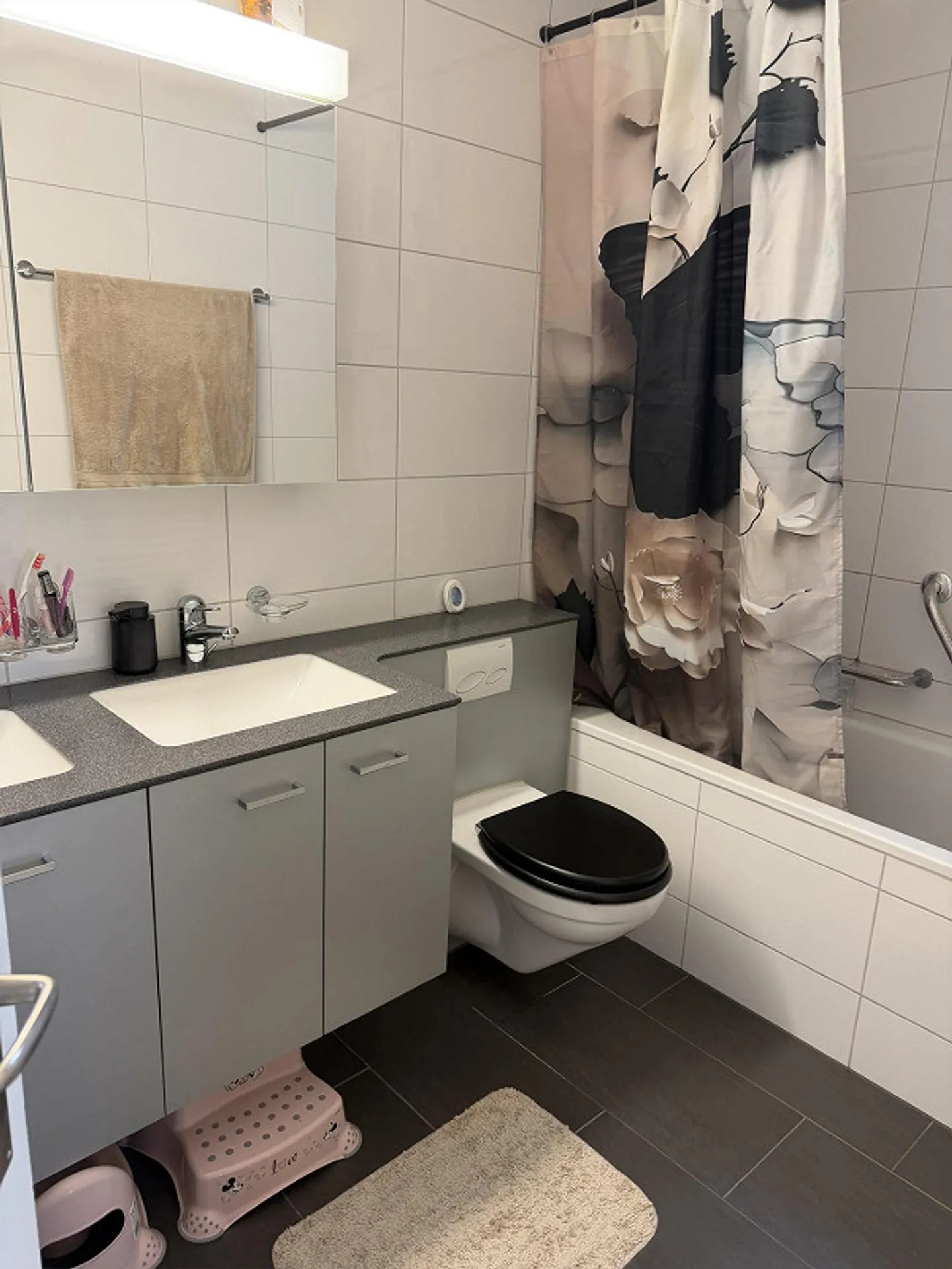 Sous-locataire à partir du 01.10 pour un appartement de 4,5 pièces - Photo 8 sur 8