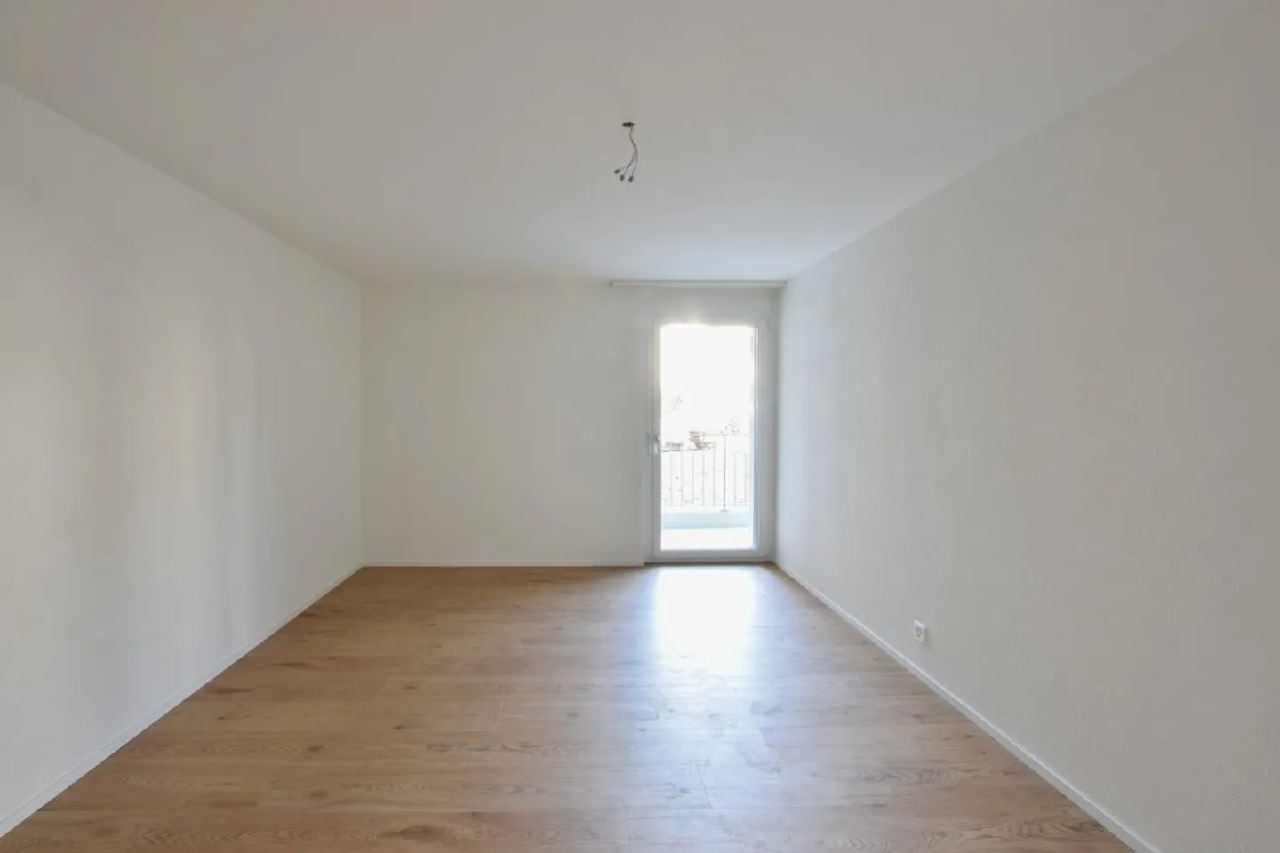 Apartment for rent - Photo 4 of 9