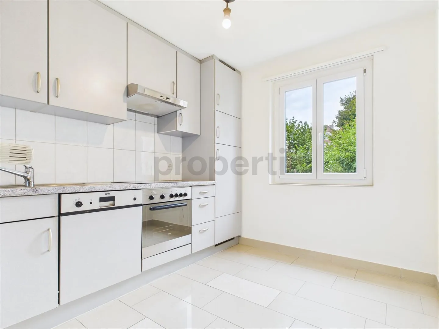 «Helle und ruhige 3-Zimmer-Wohnung mit Balkon, neu saniert in Strengelbach» - Foto 2 von 12