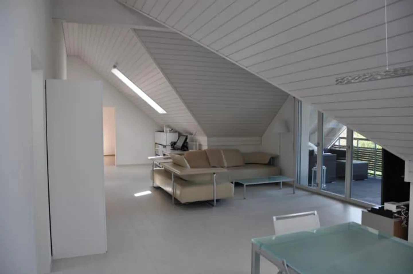 Moderno appartamento mansardato di 4,5 stanze con charme e ampio spazio - Foto 6 di 8