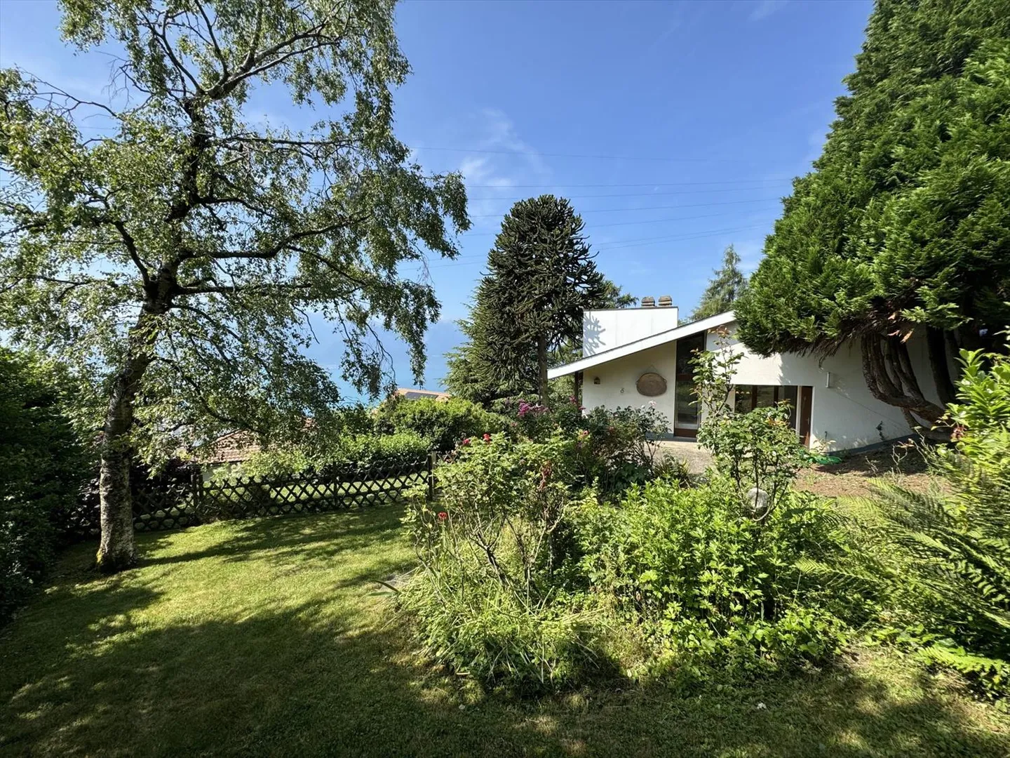 Villa indipendente da ristrutturare con vista lago - Foto 9 di 13