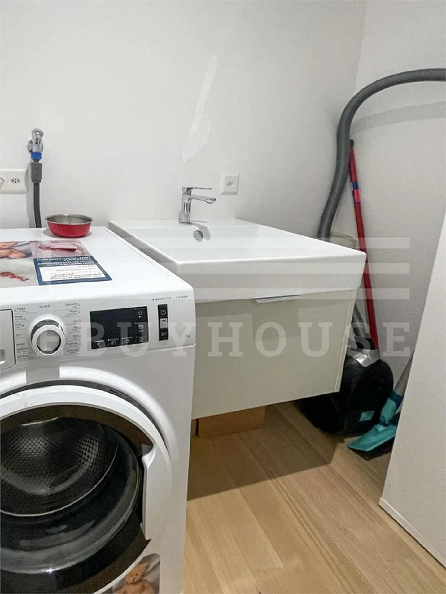 APPARTEMENT DESIGN LUMINEUX AVEC ENVIRONNEMENT NATUREL - Photo 11 sur 13