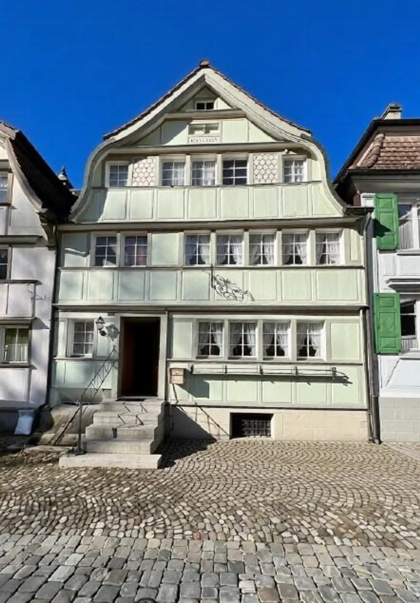 Maison résidentielle Appenzeller de 7,5 pièces au cœur de Herisau - Photo 1 sur 7