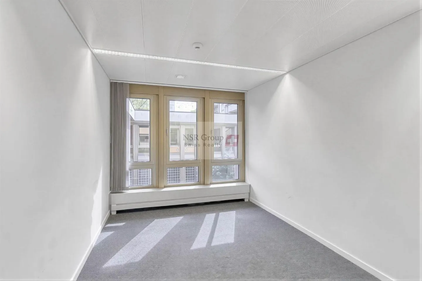 Arcade Gewerbeimmobilie 538 m² + 100 m² Lager - Januar 2027 - Foto 8 von 13