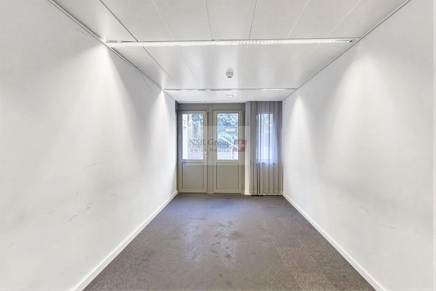 Arcade Gewerbeimmobilie 538 m² + 100 m² Lager - Januar 2027 - Foto 12 von 13