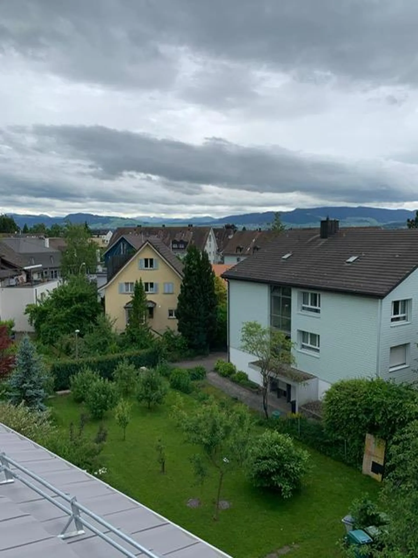 Beautiful attic apartment in top location, public transport, electric car connection available - Photo 2 of 7