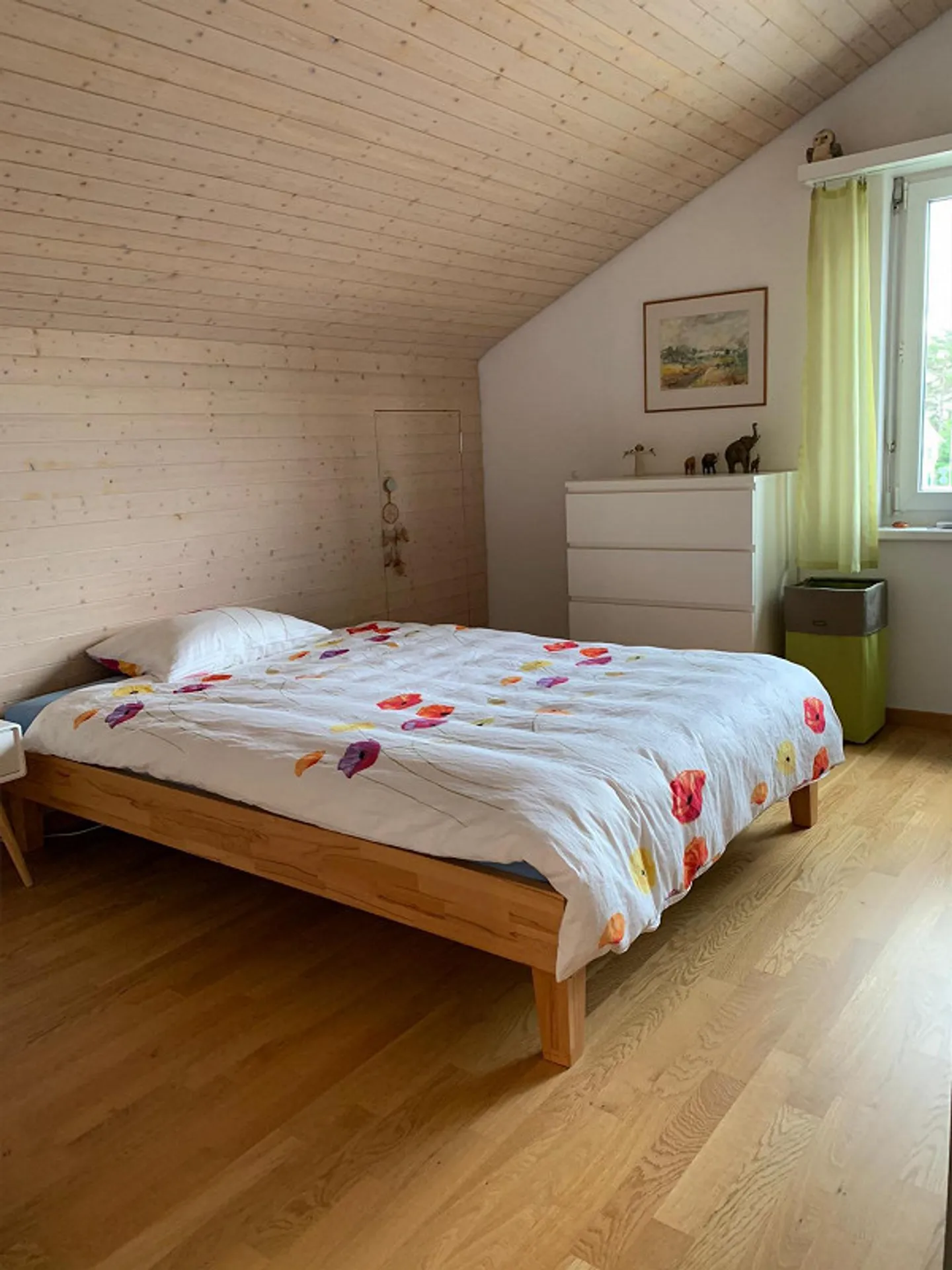 Beautiful attic apartment in top location, public transport, electric car connection available - Photo 4 of 7