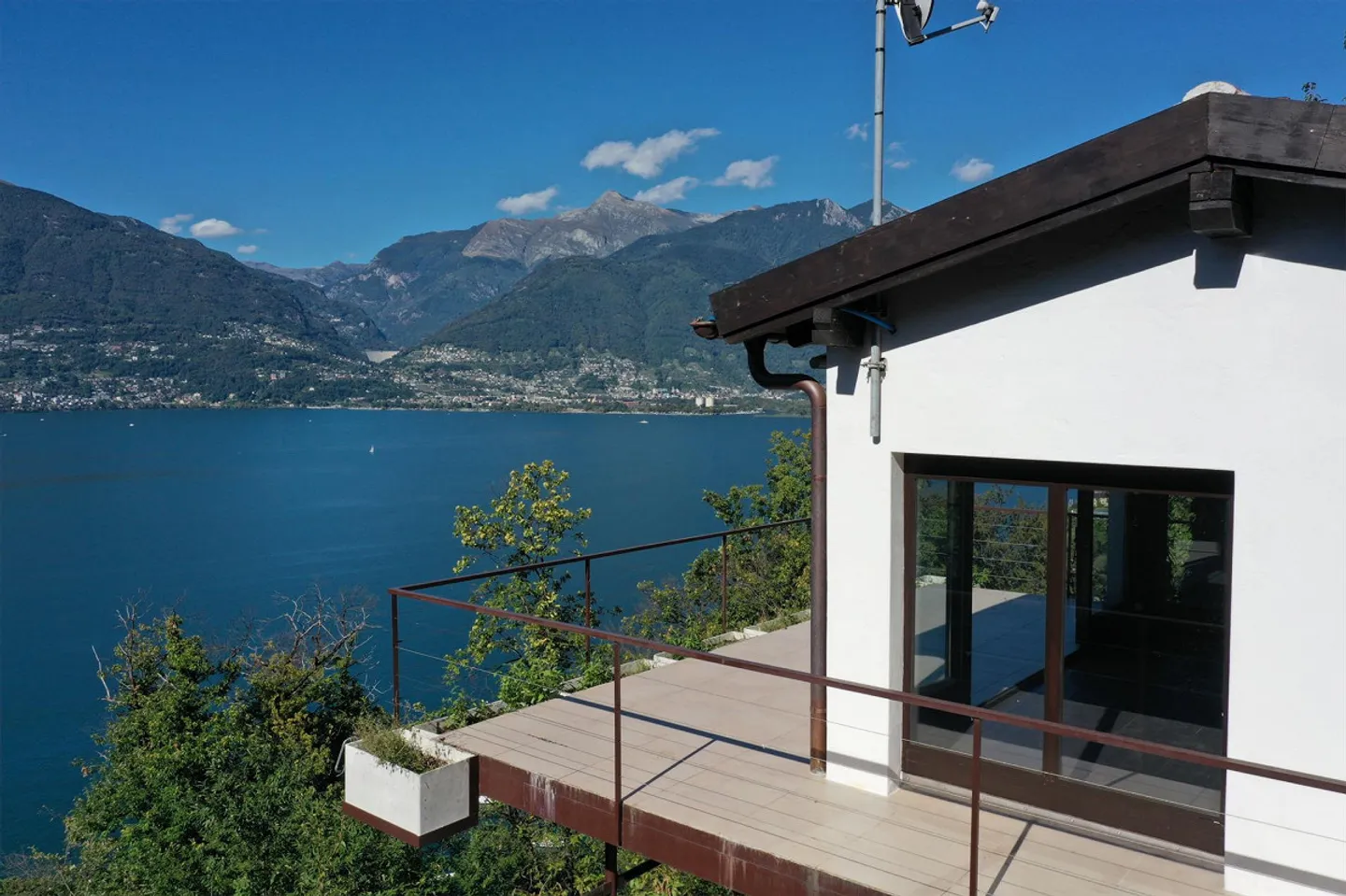 Small holiday home with a magnificent view of Lake Maggiore - Photo 6 of 18