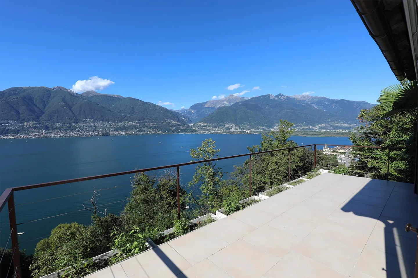 Small holiday home with a magnificent view of Lake Maggiore - Photo 7 of 18