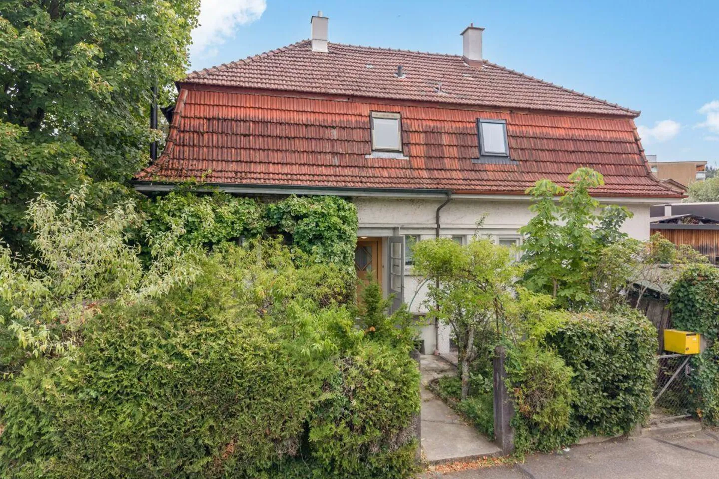 Semi-Detached House with Large, Idyllic Garden Paradise in St... - Photo 2 of 18