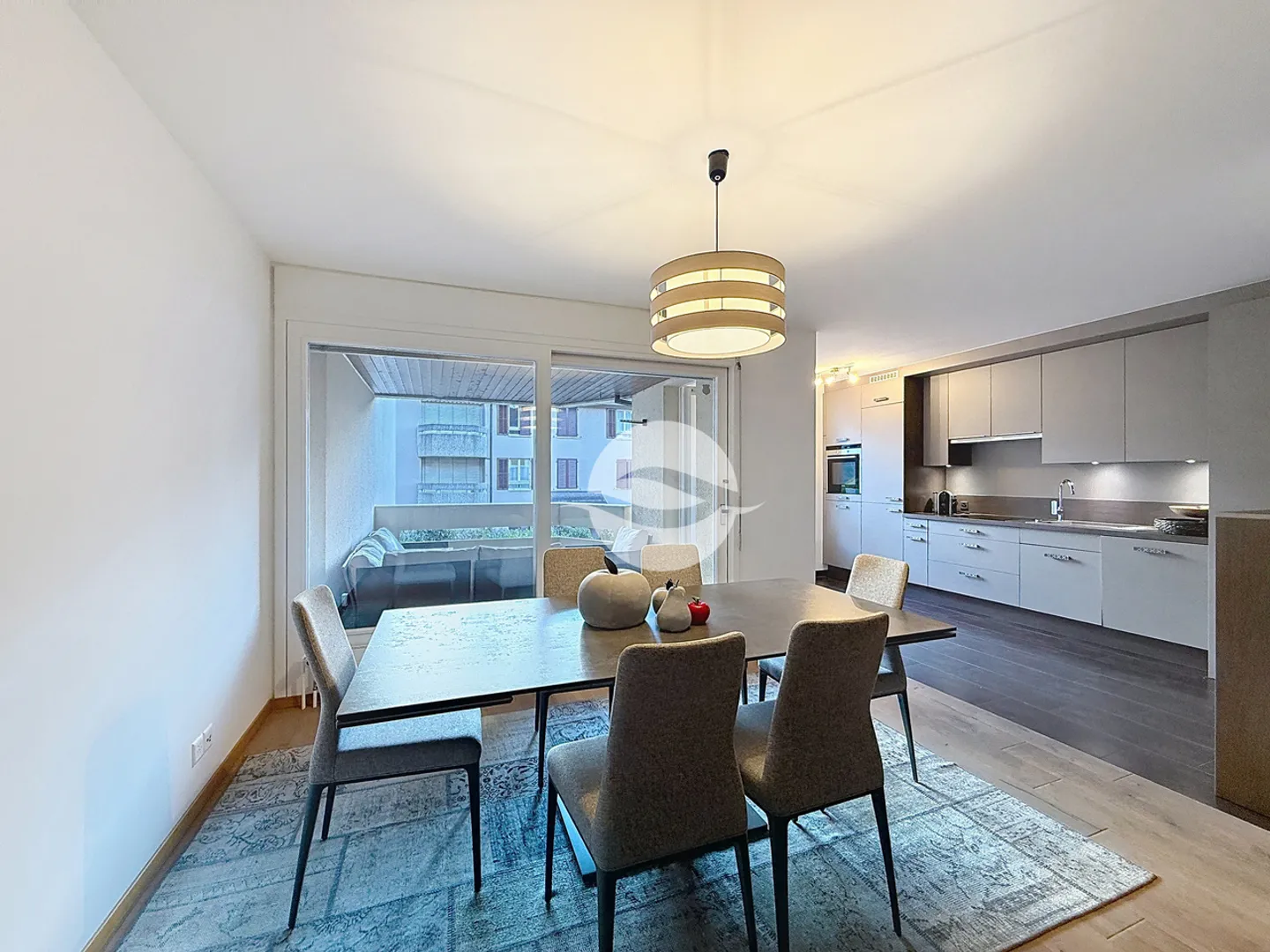 Cologny - Geräumige 4-Zimmer-Wohnung im 1. Stock, Balkon - Foto 3 von 9