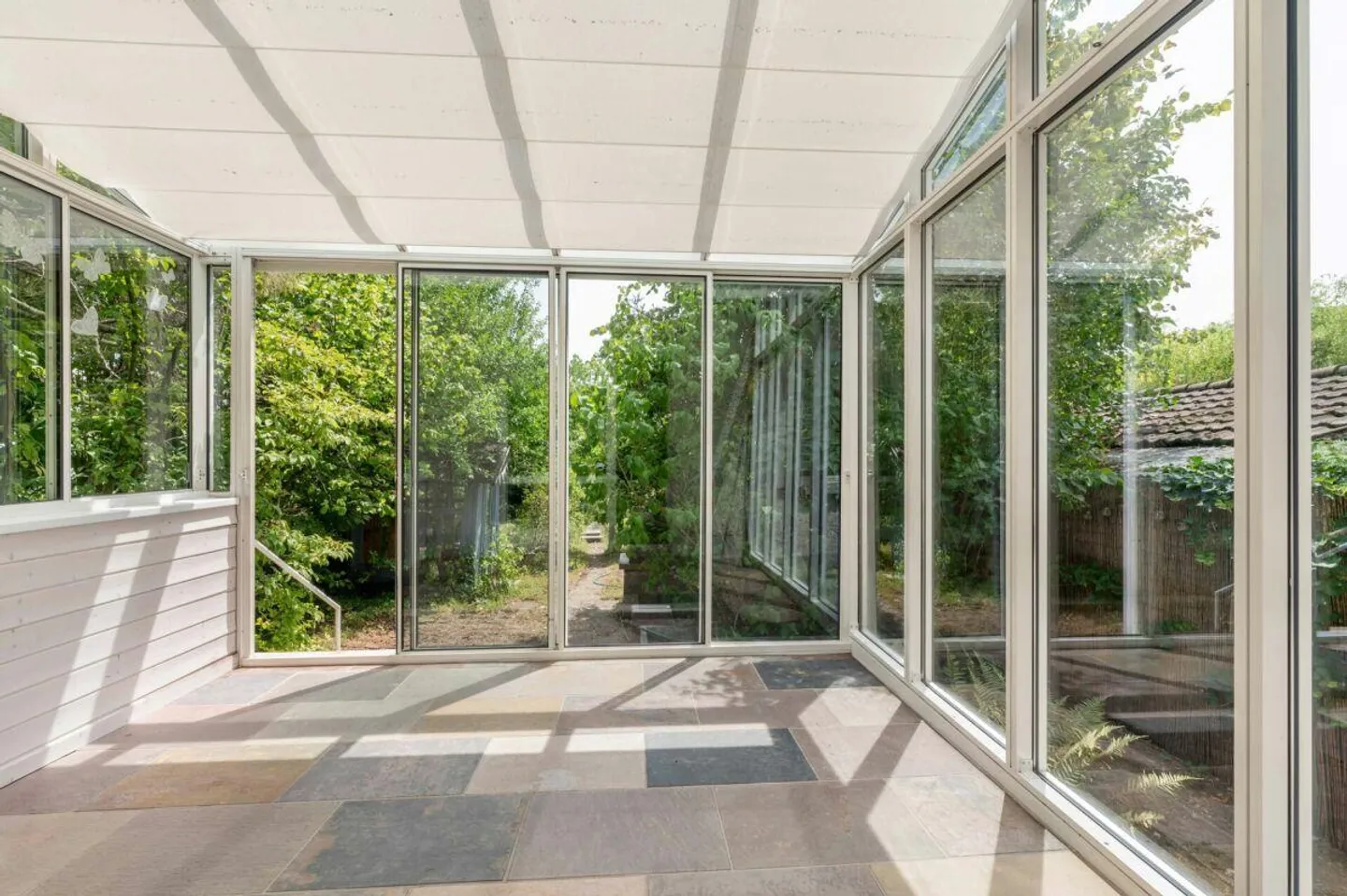 Semi-Detached House with Large, Idyllic Garden Paradise in St... - Photo 7 of 18