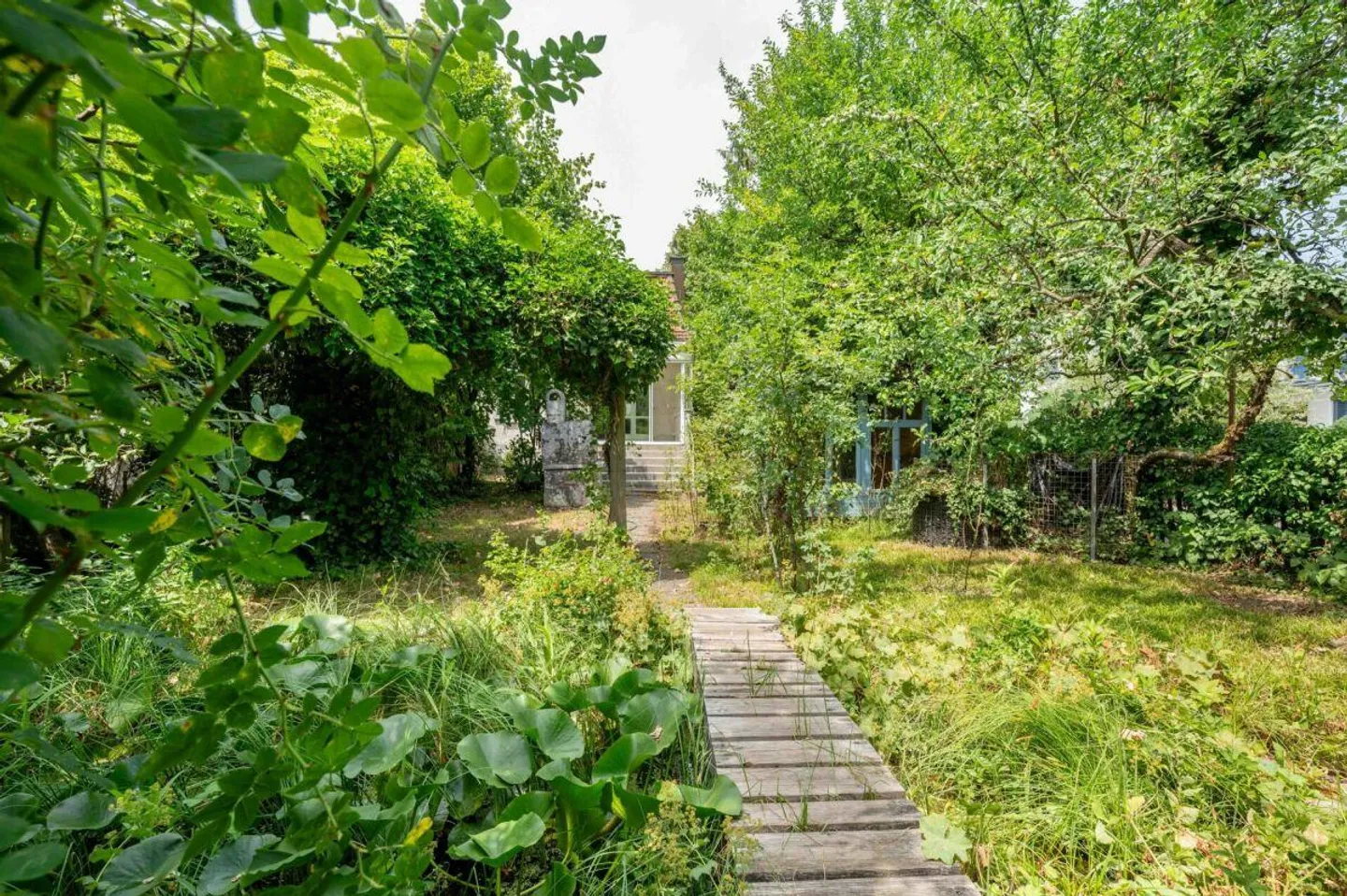 Semi-Detached House with Large, Idyllic Garden Paradise in St... - Photo 16 of 18