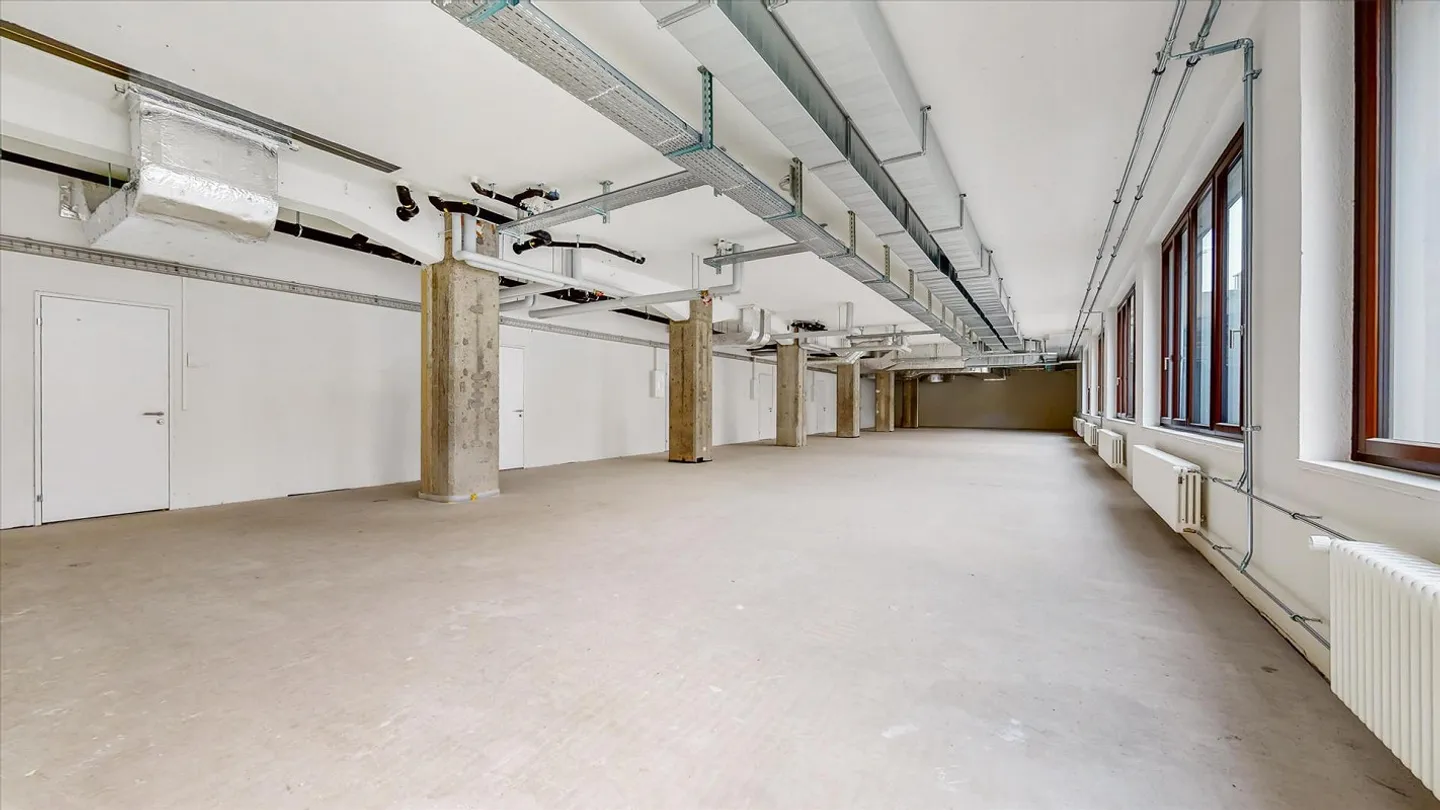 Atelier à louer - Photo 2 sur 2