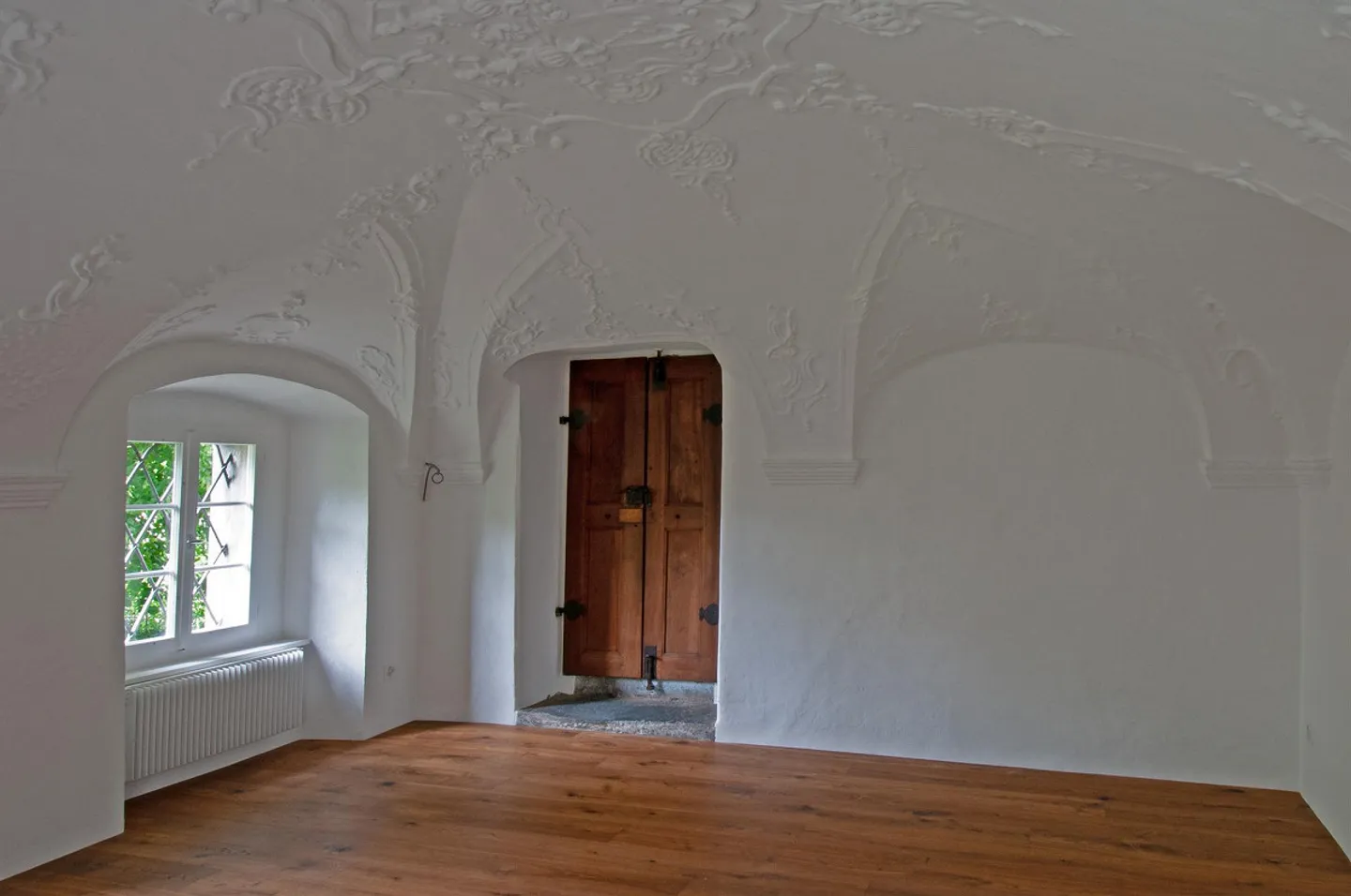 Charmant appartement de 5,5 pièces dans la vieille ville de Maienfeld - Photo 2 sur 16
